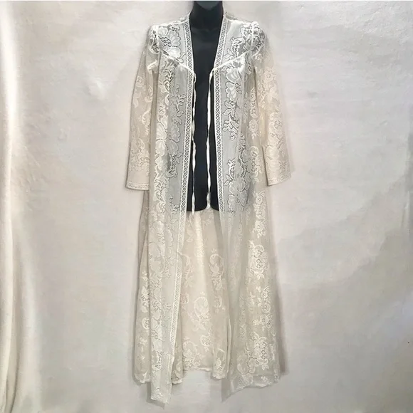⭐️ Vintage 1950’s Vassarette Lace Paisley & Floral Nightgown and Overcoat Set - Picture 9 of 12